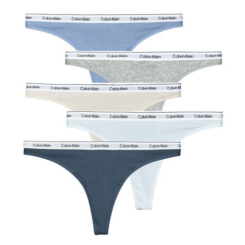 Immagine di un perizoma multicolore Calvin Klein Jeans THONG X5 per donna, evidenziando il design elegante e alla moda. Perfetto per chi cerca comfort e stile, questo perizoma è ideale per tutti i giorni o occasioni speciali. Acquista ora il tuo Calvin Klein Jeans THONG X5 e aggiungi un tocco di classe al tuo intimo.