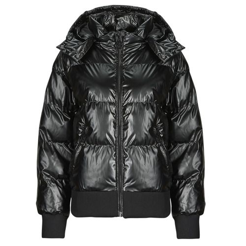 Piumino Guess BICE METALLIC HOODIE PUFFER Nero per donna, collezione modera e trendy, perfetto per l'inverno. Design elegante e materiali di alta qualità, ideale per un look casual-chic. Acquista ora il piumino donna Guess per un outfit caldo e alla moda.