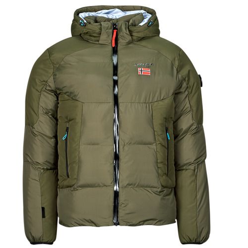 Piumino Uomo Geographical Norway CASIDAN Kaki, giacca termica leggera ideale per l'inverno, progettata per offrire comfort e calore. Perfetta per un look casual e alla moda, realizzata con materiali di alta qualità per resistere alle intemperie. Disponibile in colore kaki, adatta per ogni occasione.