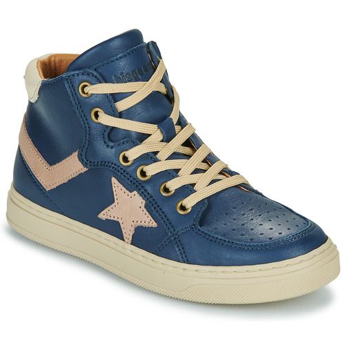 Scarpe bambino ragazzo Bisgaard ISAK Blu, eleganti e comode, perfette per le avventure quotidiane. Realizzate con materiali di alta qualità, offrono supporto e stile per i più piccoli. Ideali per scuole, parchi e occasioni speciali. Scopri il comfort e il design delle scarpe Bisgaard!