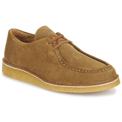 Scarpe uomo Selected SLHCHRISTIAN Marrone Derby, eleganti e versatili, ideali per il tuo guardaroba. Realizzate in morbida pelle, queste scarpe derby marroni offrono comfort e stile per ogni occasione. Perfette per eventi formali o casual, possono essere abbinate facilmente a qualsiasi outfit. Acquista ora il modello Selected SLHCHRISTIAN e completa il tuo look con un tocco di raffinatezza.