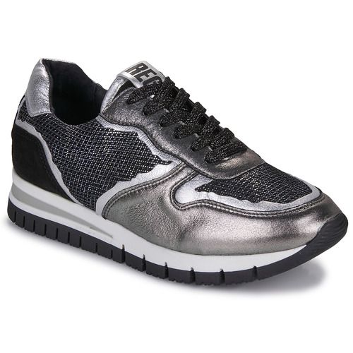 Sneakers basse Donna Regard KIRCH Argento, eleganti e trendy, perfette per il tuo outfit quotidiano. Comfort e stile uniti in un design moderno, ideali per ogni occasione. Perfette per completare il tuo look con un tocco di classe.