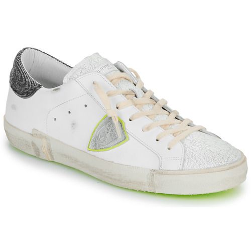 Sneakers Uomo Philippe Model PRSX LOW MAN Bianco, eleganti e versatili, perfette per ogni occasione. Design moderno con dettagli raffinati, ideali per un look casual. Comfort e stile uniti in un'unica scarpa. Acquista ora le Philippe Model PRSX LOW MAN per un tocco di classe nel tuo guardaroba.