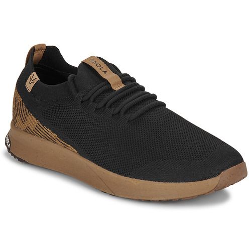 Sneakers Uomo Saola TSAVO 2.0 WP Nero, eleganti e impermeabili, ideali per ogni occasione. Scarpe sportive di alta qualità con design moderno, perfette per un look casual. Disponibili in colorazione nera, queste sneakers offrono comfort e stile, rendendole un must-have per gli amanti della moda. Acquista ora le tue Saola TSAVO 2.0 WP Nero per un'esperienza di camminata senza pari.