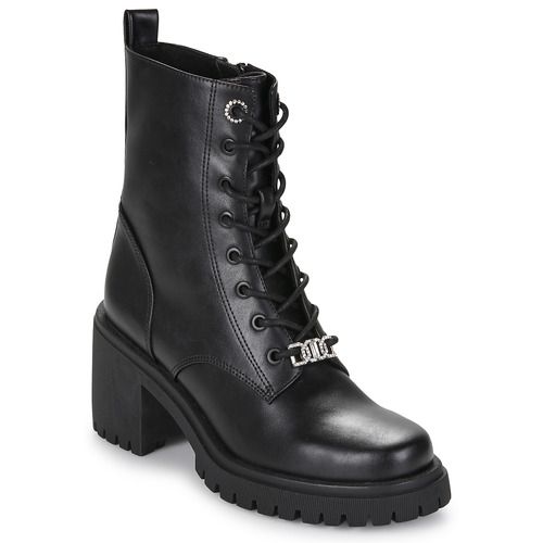 Stivaletti Donna Exé Shoes FIONA in Nero: stivali eleganti e versatili, ideali per ogni occasione. Design raffinato e comodo, perfetti per completare il tuo look con stile. Acquista ora e scopri il comfort e la qualità esclusiva di Exé Shoes.