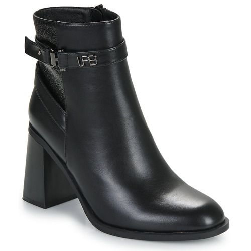 Stivaletti Les Petites Bombes JAHINA in nero per donna, caratterizzati da un design elegante e alla moda, perfetti per ogni occasione. Realizzati con materiali di alta qualità, offrono comfort e stile. Ideali per completare outfit casual o formali. Perfetti per la stagione autunnale e invernale. Acquista ora i tuoi stivaletti JAHINA e aggiungi un tocco di classe al tuo guardaroba.