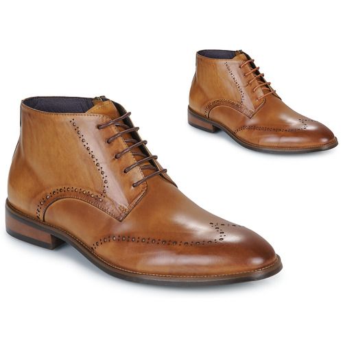 Stivaletti Uomo Kdopa GIORNO in Marrone, eleganti e casual, realizzati in pelle di alta qualità, ideali per ogni occasione. Design moderno con suola resistente per comfort e stile. Perfetti per completare il tuo look autunnale. Acquista ora i Kdopa GIORNO Marrone per un tocco di classe nei tuoi outfit.
