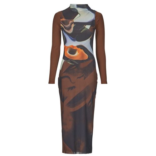 Abito lungo donna Desigual VEST LINCOLN in nero, elegante e alla moda, perfetto per ogni occasione. Caratterizzato da un design sofisticato e tessuti di alta qualità, questo vestito è ideale per l'estate e le serate speciali. Scopri il tuo stile unico con il VEST LINCOLN, un must-have nel guardaroba femminile.