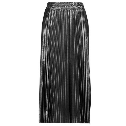 Gonna corta nera Only ONLLYON per donna, elegante e alla moda, ideale per ogni occasione. Realizzata in tessuto di alta qualità, questa gonna offre comfort e stile. Perfetta da abbinare con top trendy e scarpe alla moda, adatta per look casual o serali. Aggiungi un tocco chic al tuo guardaroba con la gonna corta ONLLYON di Only.