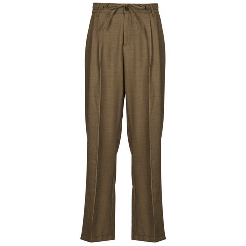 Pantaloni da completo Only ONLHELENA LIFE MEL HW STRI WIDE PANT TLR Marrone per donna, eleganti e versatili, ideali per outfit formali e casual. Realizzati con materiali di alta qualità, offrono comfort e stile, perfetti per ogni occasione. Scopri il fascino di questi pantaloni ampi con strisce, perfetti per il tuo guardaroba.