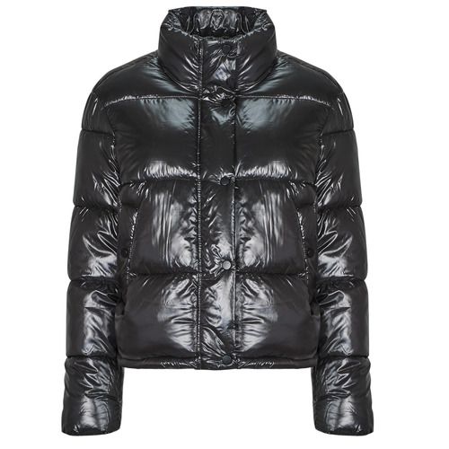 Piumino Donna Only ONLSKY Nero, elegante e caldo, perfetto per l'inverno. Realizzato in materiali di alta qualità, offre comfort e stile. Ideale per un look casual e alla moda, questo piumino è un must-have per la stagione fredda. Scopri la comodità e la versatilità del piumino Only ONLSKY Nero.