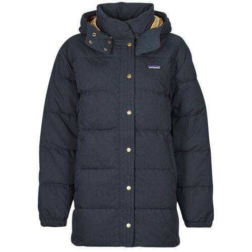 Piumino Donna Patagonia W's Cotton Down Parka Blu, un elegante e caldo parka in cotone imbottito, ideale per le fredde giornate invernali. Caratterizzato da un design moderno e versatile, è perfetto per ogni occasione, dallo shopping alle passeggiate in montagna. Con uno strato esterno resistente e una morbida imbottitura in piuma, offre comfort e protezione. Scopri il calore e lo stile del Patagonia W's Cotton Down Parka Blu, il must-have per l'inverno.