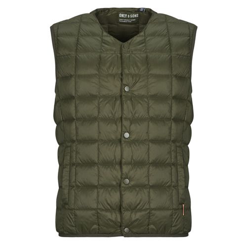 Piumino uomo Only & Sons ONSGAVIN Kaki, giacca imbottita leggera ideale per l'inverno, calda e trendy, perfetta per outfit casual. Acquista ora il tuo piumino Only & Sons online.