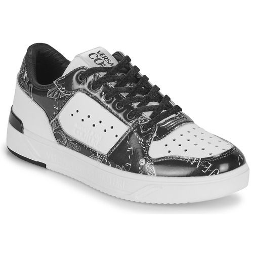 Sneakers uomo Versace Jeans Couture YA3SJ4 in nero, eleganti e di tendenza. Ideali per un look casual e sofisticato, queste sneakers offrono comfort e stile, perfette per ogni occassione. Scopri il potere del marchio Versace Jeans Couture e aggiungi un tocco di classe al tuo outfit con queste sneakers essenziali.