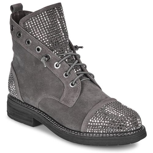 Stivaletti Donna ALMA EN PENA I240752 in Grigio, eleganti e versatili, ideali per ogni occasione. Design moderno con dettagli raffinati, perfetti per completare il tuo look. Acquista ora per un tocco di stile e comfort.