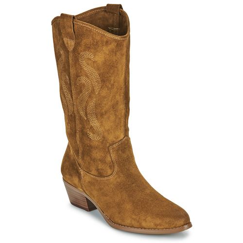 Stivaletti Karston LYS Marrone Donna: eleganti stivaletti in pelle, ideali per un look chic e moderno. Perfetti per l'autunno/inverno, questi stivaletti uniscono comfort e stile. Disponibili in una raffinata tonalità marrone, si adattano facilmente a qualsiasi outfit. Scarpe da donna di alta qualità, perfette per ogni occasione.