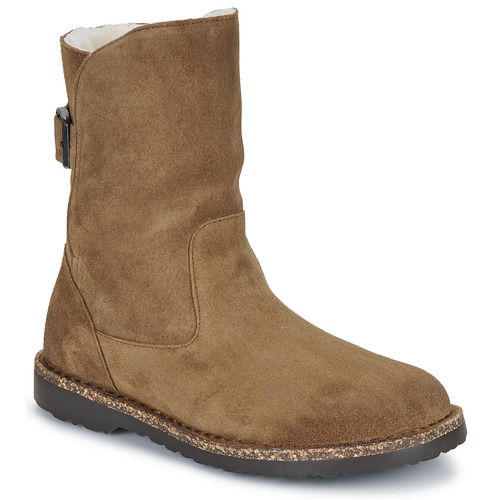 Stivaletti Donna Birkenstock Uppsala Shearling LEVE Dark Tea in Marrone, caratterizzati da un design elegante e comfort eccezionale. Ideali per l'autunno e l'inverno, questi stivaletti in shearling offrono calore e stile, perfetti da abbinare a qualsiasi outfit. Acquista ora per un look trendy e confortevole.
