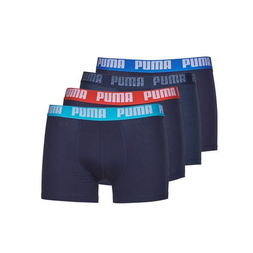 Boxer uomo Puma MENS BASIC BOXER PACK X4 in colore marine, confezione da quattro. Comfort e stile per l'abbigliamento intimo maschile, ideali per l'uso quotidiano. Disponibili in materiali di alta qualità, questi boxer offrono una vestibilità perfetta e traspirabilità. Perfetti per sportivi e per chi cerca un'intimo elegante e pratico. Acquista ora il tuo set di boxer Puma per un look moderno e confortevole!