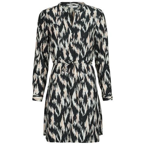 Camicetta Only ONLCORY L/S V-NECK TUNIC WVN NOOS nera per donna, elegante e versatile, ideale per outfit casual e chic. Realizzata in tessuto di alta qualità, questa camicetta con scollo a V offre comfort e stile per ogni occasione. Perfetta da abbinare a jeans o pantaloni eleganti, è un must-have nel guardaroba femminile. Acquista ora la tua camicetta Only ONLCORY e completa il tuo look con un tocco di classe!