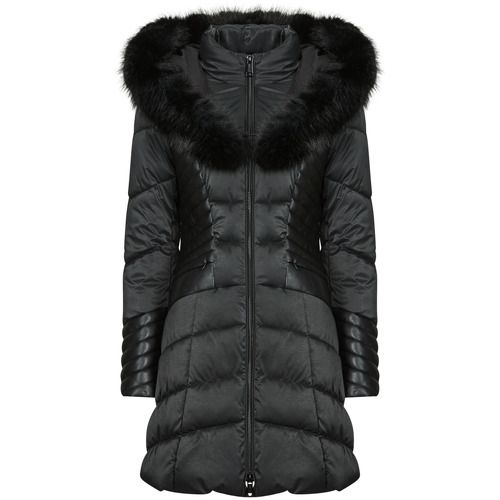 Piumino Guess NEW OXANA JACKET nero per donna, elegante e trendy, ideale per la stagione invernale. Realizzato con materiali di alta qualità, offre comfort e stile. Perfetto per outfit casual e occasioni speciali. Acquista ora per un look alla moda e caldo!