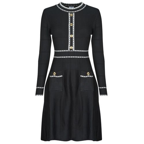 Abito corto donna Betty London LIANA in nero, elegante e versatile, perfetto per occasioni speciali e look casual. Realizzato con materiali di alta qualità, questo abito evidenzia la silhouette femminile e si abbina facilmente a tacchi alti o stivali. Scopri il comfort e lo stile di Betty London con l'abito corto LIANA.