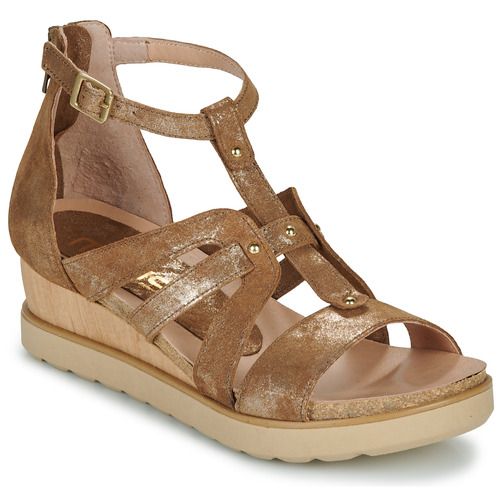Sandali Donna Mjus TAPPYLEGNO Beige, eleganti e confortevoli, realizzati in materiali di alta qualità. Perfetti per ogni occasione, dai look casual a quelli più sofisticati. Scegli il tuo stile con questi sandali versatili, ideali per la stagione estiva. Scopri la comodità e il design unico di Mjus.