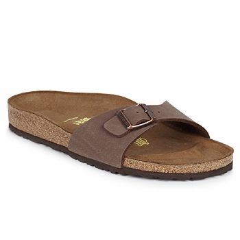 Ciabatta uomo Birkenstock MADRID in marrone, realizzata con materiali di alta qualità per un comfort eccezionale. Design elegante e versatile, ideale per l'uso quotidiano e perfetta per ogni stagione. Acquista ora le Birkenstock MADRID marroni per un look alla moda e un sostegno ottimale ai tuoi piedi.
