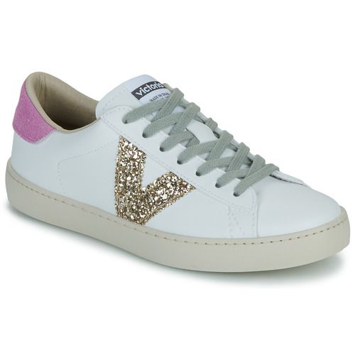 Sneakers basse Victoria BERLIN GLITTER in Bianco, eleganti e versatili, ideali per un look casual e alla moda. Perfette per ogni occasione, queste scarpe femminili offrono comfort e stile, arricchite da dettagli glitterati che catturano l'attenzione. Disponibili per le donne che desiderano unire praticità e tendenze contemporanee. Acquista ora le tue sneakers BERLIN GLITTER!