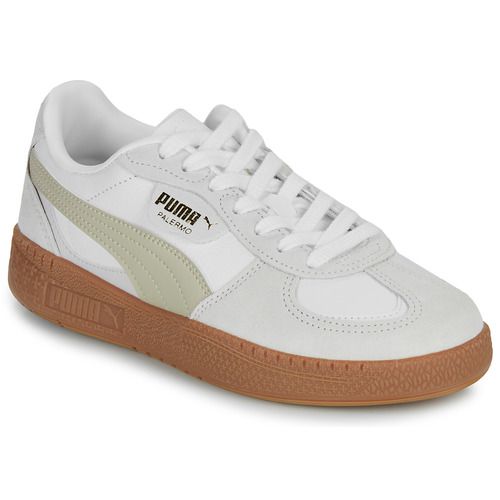 Sneakers basse Puma Palermo Moda Wns Bianco per donna, eleganti e versatili, perfette per ogni occasione. Realizzate con materiali di alta qualità, offrono comfort e stile. Scopri l'iconico design bianco, ideale per completare il tuo look casual. Acquista ora le sneakers Puma Palermo per un tocco di moda nella tua collezione.