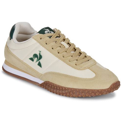 Sneakers uomo Le Coq Sportif VELOCE I beige, design moderno e versatile, perfette per il comfort quotidiano e l'active lifestyle. Ideali per abbinamenti casual e sportivi, queste scarpe offrono un'ottima vestibilità e un look trendy. Acquista ora Le Coq Sportif VELOCE I beige per un tocco di stile nei tuoi outfit.