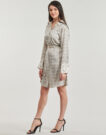 Abito corto Guess VERONICA Beige Abiti corti Donna - 3
