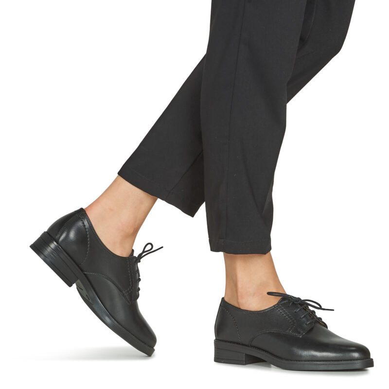 Betty London  CODE  Nero -  Derby Donna - 8