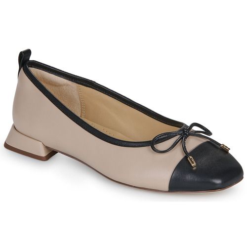 Ballerine Clarks UBREE15 POPPY Donna in morbida pelle rossa, caratterizzate da un design elegante e confortevole, ideali per ogni occasione. Perfette per la stagione primaverile, queste ballerine offrono un'ottima calzata e stile, rendendole un must-have nel guardaroba femminile.