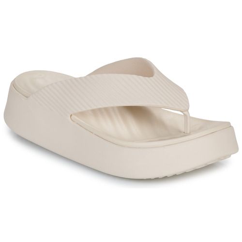 Infradito Crocs Getaway Groove Platform Flip per donna, eleganti e comode, ideali per l'estate. Realizzate in materiali leggeri, con una suola piatta che offre supporto e comfort, queste infradito sono perfette per passeggiate sulla spiaggia o per un look casual nelle calde giornate estive. Disponibili in diverse colorazioni, queste infradito uniscono stile e funzionalità, rendendole un must-have per ogni guardaroba estivo.