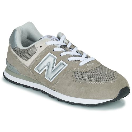 Scarpe bambina ragazza New Balance 574 Grigio, modello trendy e confortevole per il tuo stile quotidiano. Ideali per attività all'aperto e scuola, queste scarpe garantiscono supporto e resistenza. Perfette per un look casual e alla moda, le New Balance 574 sono un must-have per le giovani fashioniste.