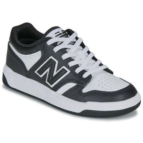 Scarpe bambino ragazzo New Balance 480 Nero, sneakers sportive eleganti e confortevoli, ideali per attività quotidiane e tempo libero. Design moderno e versatile, perfetto per abbinamenti casual. Acquista ora le migliori scarpe New Balance per il tuo bambino!