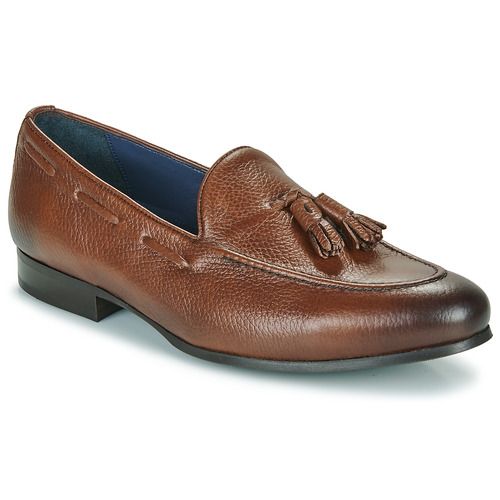 Mocassini Uomo Brett & Sons in Marrone, eleganti e raffinati, ideali per ogni occasione. Realizzati con materiali di alta qualità, offrono comfort e stile. Perfetti per completare il tuo outfit casual o formale. Acquista ora i mocassini Brett & Sons per un look sempre impeccabile!