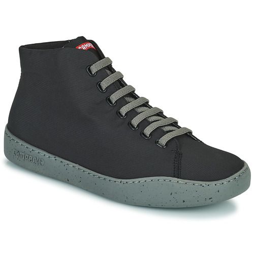 Scarpe uomo Camper PEU TOURING Nero Derby, eleganti e comode, perfette per ogni occasione. Design moderno e materiali di alta qualità, ideali per un look raffinato e casual. Scarpe Camper per uomo, versatilità e stile in un unico modello.