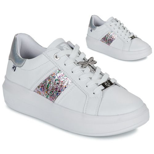 Sneakers basse Donna Rieker, eleganti e comode, perfette per un look casual e trendy. Realizzate con materiali di alta qualità, queste scarpe offrono comfort e stile per ogni occasione. Ideali per il tempo libero, gli abbinamenti quotidiani e le passeggiate in città. Scopri il miglior equilibrio tra moda e praticità con le Sneakers basse Rieker.