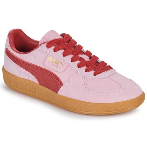 Sneakers basse Puma Palermo Rosa da donna, eleganti e alla moda, ideali per completare un look trendy. Design confortevole e stiloso, perfette per l'uso quotidiano e per le occasioni informali. Aggiungi un tocco di colore al tuo guardaroba con queste sneakers rosa.