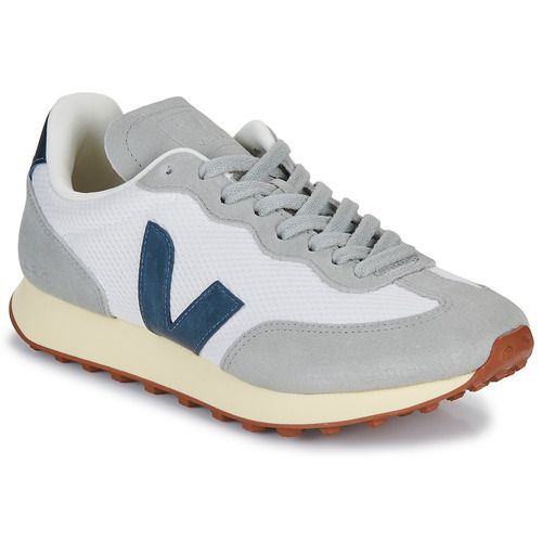 Sneakers basse Veja RIO BRANCO in bianco per donna, eleganti e comode, perfette per un look casual e alla moda. Ideali per l'uso quotidiano, queste scarpe uniscono stile e sostenibilità. Disponibili per acquisto online su Outlet Scarpe.