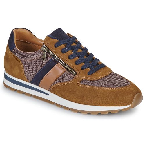 Sneakers uomo Casual Attitude BILANE in marrone, perfette per uno stile casual e versatile. Realizzate con materiali di alta qualità, offrono comfort e sostenibilità. Ideali per ogni occasione, queste sneakers si abbinano facilmente a qualsiasi outfit. Acquista ora le Casual Attitude BILANE marrone per un look alla moda!