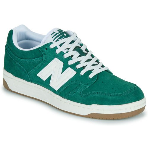 Sneakers Uomo New Balance 480 Verde: comode, alla moda e perfette per ogni occasione. Scopri il mix ideale di comfort e stile con queste scarpe sportive di alta qualità, perfette per gli amanti del casual e dell'attività fisica.