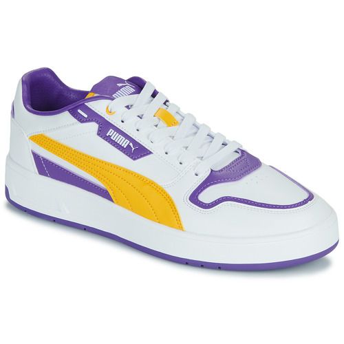 Sneakers Uomo Puma Court Classic Street Bianco, eleganti e versatili, perfette per ogni occasione. Queste sneakers dal design moderno offrono comfort e stile, ideali per completare il tuo look casual. Acquista ora le Puma Court Classic Street e aggiungi un tocco sporty al tuo guardaroba!