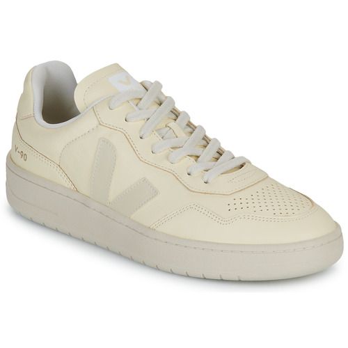 Sneakers uomo Veja V-90 Beige in tela sostenibile, con design elegante e trendy. Perfette per un look casual e moderno, queste scarpe offrono comfort e stile. Ideali per ogni occasione, dal lavoro al tempo libero. Acquista ora le Veja V-90 Beige per un outfit alla moda e eco-friendly.