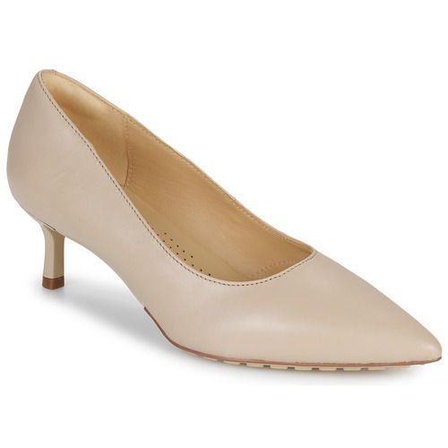 Décolleté Donna Clarks ADELA COURT in pelle scamosciata color nero con tacco elegante, perfetta per look sofisticati e casual. Scarpe per ogni occasione, ideali per il lavoro e le uscite serali. Design moderno e comfort ottimale per il tuo benessere durante tutto il giorno. Acquista ora per un tocco di stile unico!