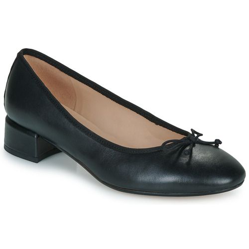 Ballerine Donna Geox: eleganti scarpe flat in pelle, perfette per ogni occasione. Design comfortevole con suola traspirante, ideali per il tuo stile quotidiano. Acquista ora le ballerine Geox per un look chic e sofisticato.