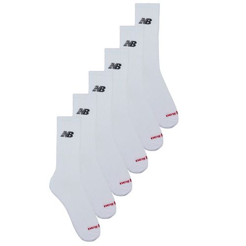 Calze sportive uomo New Balance NB Everyday Crew in bianco, confezione da 3 paia. Comfort e stile per ogni attività sportiva. Ideali per allenamenti e uso quotidiano, queste calze garantiscono traspirabilità e supporto. Set di calze essenziali per ogni uomo attivo.