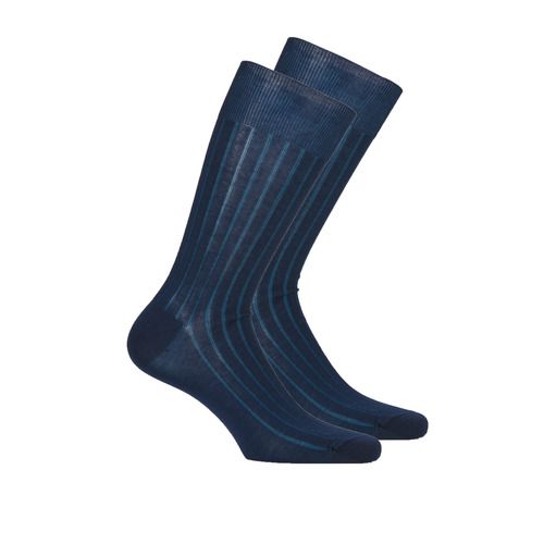 Calzini Uomo DIM MC FIL D'ECOSSE COTE FINE PACK X2 in colore Marine, confezione doppia di calzini eleganti e confortevoli. Realizzati con materiali di alta qualità, questi calzini caratterizzati da una trama fine sono ideali per un look raffinato e alla moda. Perfetti per ogni occasione, offrono traspirabilità e comfort. Acquista ora i calzini DIM per un tocco di stile nel tuo guardaroba!
