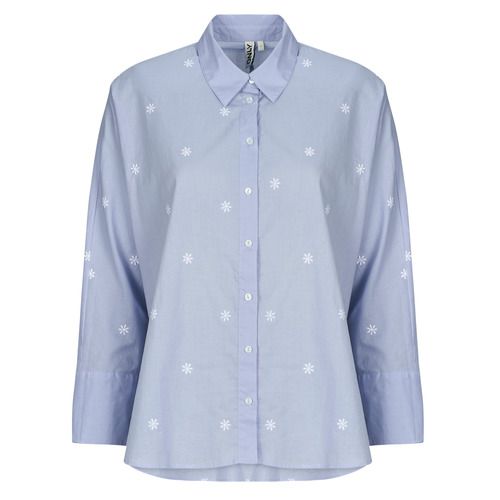 Camicia donna Only ONLNEW LINA, elegante e versatile, in morbido tessuto con fantasie trendy. Perfetta per ogni occasione, da abbinare a jeans o pantaloni eleganti. Scopri lo stile unico di Only e aggiungi un tocco di moda al tuo guardaroba.